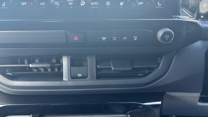 Ford Transit Custom 320 L1 Petrol Fwd 2.5 PHEV 232ps H1 Van Sport Auto - Image 23